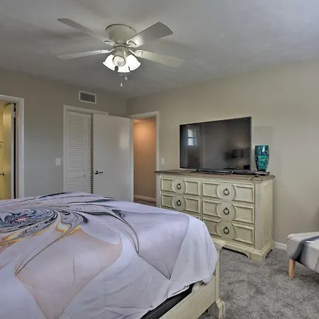 Eclectic Escape With Pool Walk To Ormond Beach